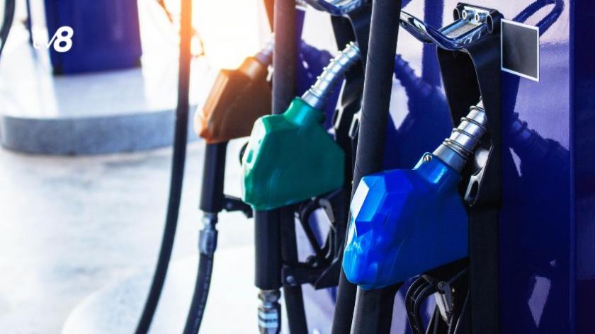 Carburanții continuă să se ieftinească:  Prețul benzinei și motorinei scade sub 25 de lei pentru un litru