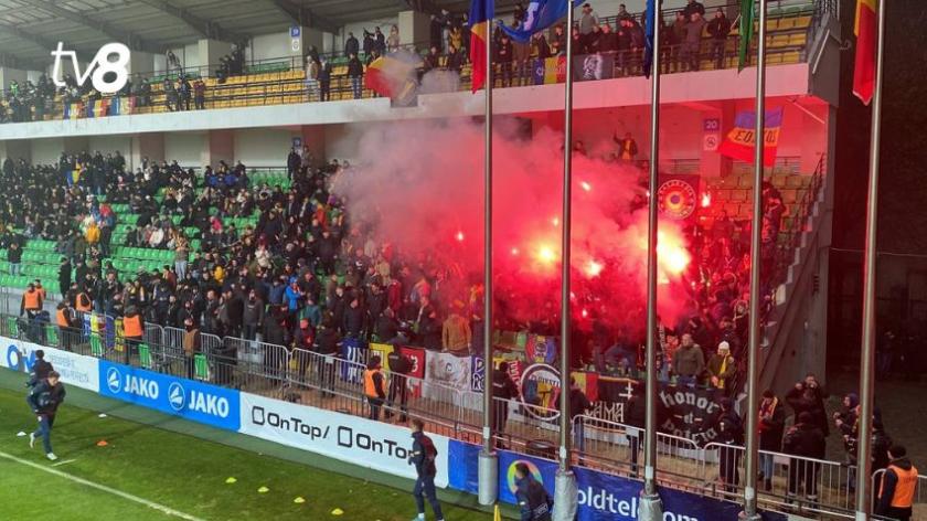 /VIDEO/ Victorie categorică a României în meciul cu R. Moldova: Amicalul a fost întrerupt cu fumigene 