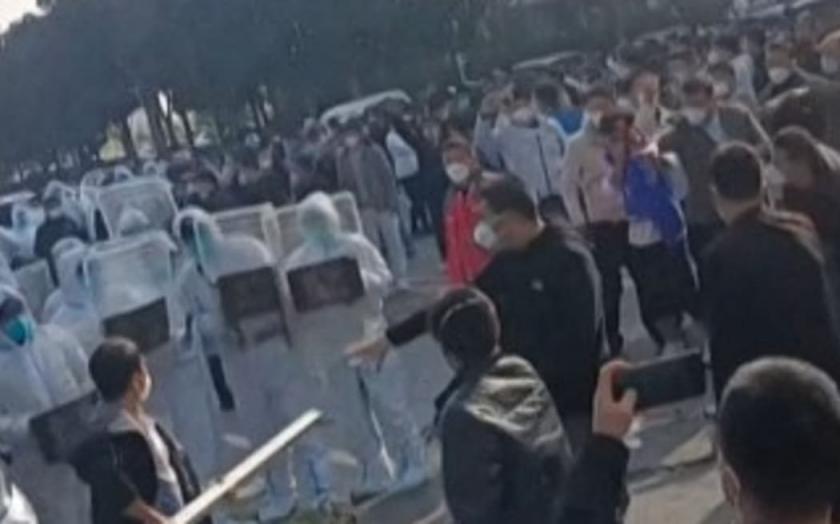 В Китае на заводе по производству iPhone прошли протесты 