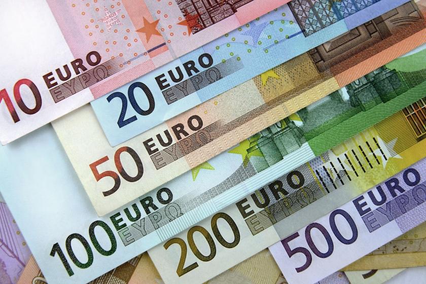 Евро значительно подешевел по отношению к молдавскому лею - курс валют на 6 февраля
