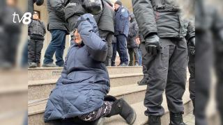 Протест у Генпрокуратуры: мужчина сбил бабушку с ног