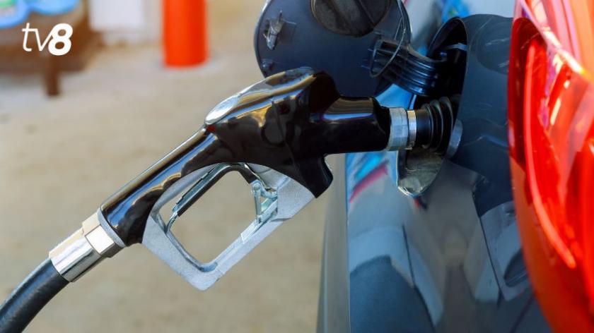Șoferii vor scoate mai puțin din buzunare pentru carburanți, în weekend! Care va fi prețul unui litru de motorină și benzină