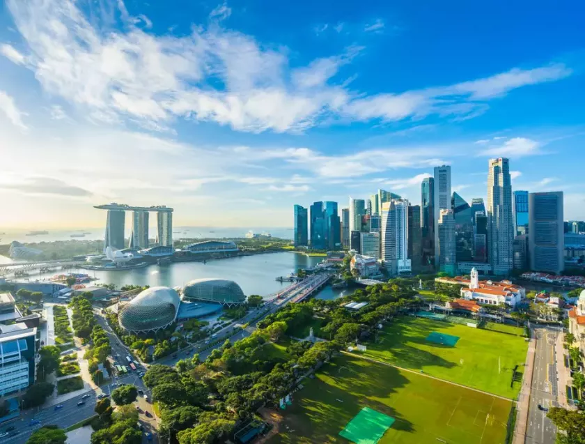 New York și Singapore, considerate cele mai scumpe orașe din lume, în 2022: Ce orașe s-au mai clasat în top