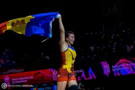 /VIDEO/ Prima campioană mondială la lupte din istoria Moldovei a rămas doar cu promisiuni: Unde locuiește Irina Rîngaci