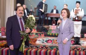 /VIDEO/ Petrecere grandioasă cu lacrimi și tort uriaș: Sandu și Gavrilița, printre invitați la aniversarea lui Nicolae Botgros