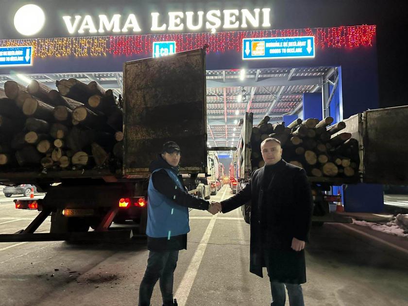 Un nou lot din 16 camioane cu lemne de foc a ajuns în R. Moldova: Care sunt primăriile unde va fi distribuit