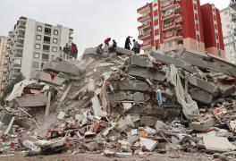 /LIVE TEXT/ Cutremur după cutremur în Turcia: Plânsete și țipete se aud de sub dărâmături. Bilanțul morților continuă să crească