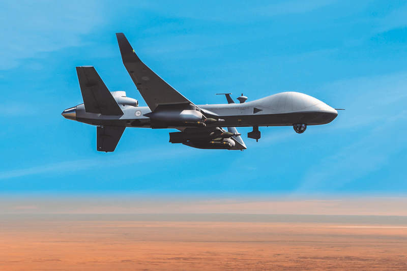 O dronă militară cu inteligență artificială și-ar fi „ucis” operatorul într-o simulare: „Folosea strategii extrem de neașteptate”