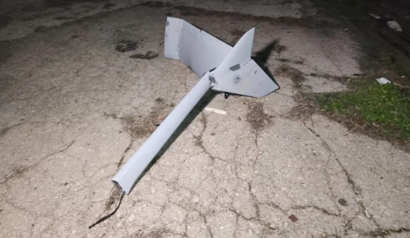 В Крыму жители сообщили о летящих дронах и взрывах