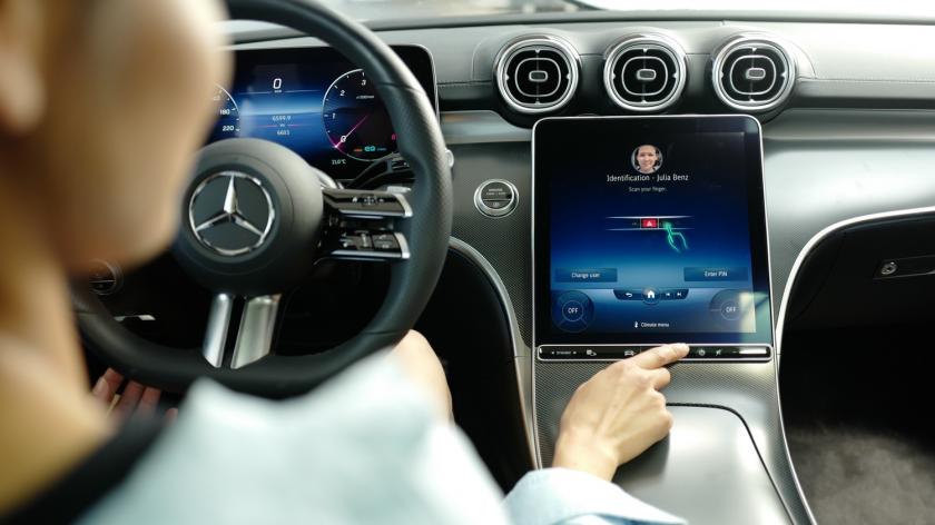 Premieră: Mercedes pay+ transformă mașina într-un dispozitiv de plată