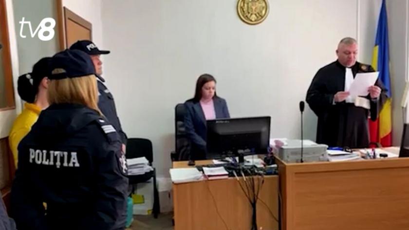 UPDATE: Șoferița de troleibuz, care a lovit o fetiță de 12 ani la Ciocana, s-a ales cu permisul de conducere suspendat pe un an