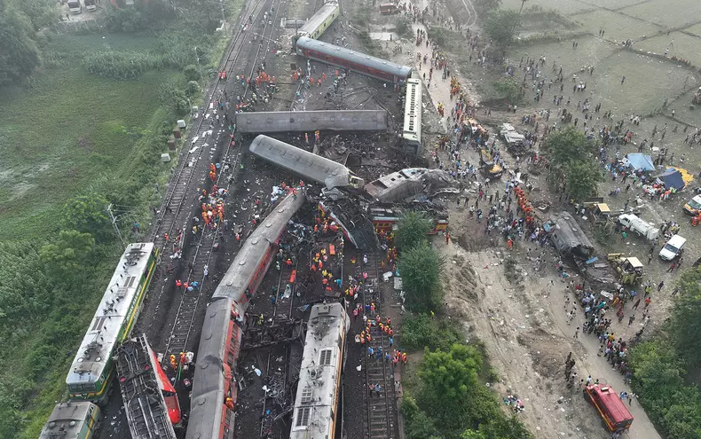 Catastrofa feroviară din India. Operațiunile de salvare, încheiate: Care e bilanțul victimelor