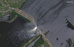 /VIDEO/ Război în Ucraina, ziua 468: Baraj distrus, potop filmat, risc atomic și „Cutia Neagră”! UE: „O crimă de război”