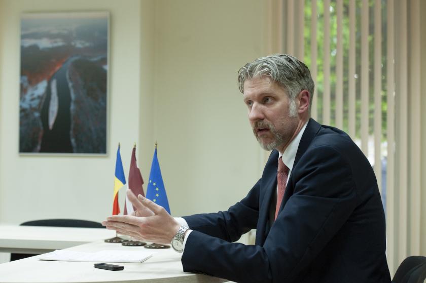 Посол Латвии: "Если Украина воюет на поле боя, то в Молдове война идет в информационном пространстве"