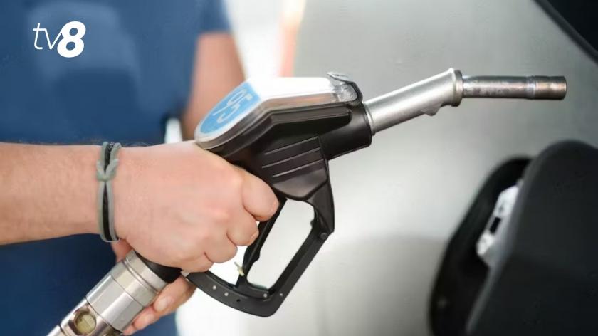Benzina se ieftinește, iar motorina se scumpește. Noile prețuri la carburanți anunțate de ANRE