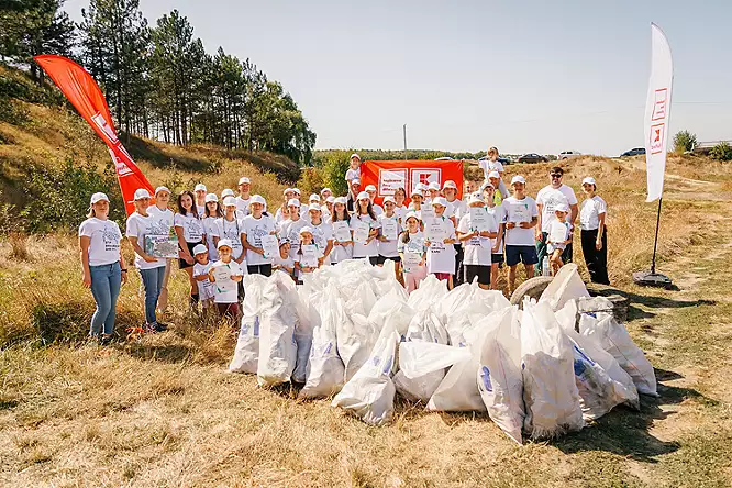 /VIDEO/ Stop deșeurilor din apă! Acțiunea din Moldova face parte din inițiativa globală „River Cleanup Collective" /P/