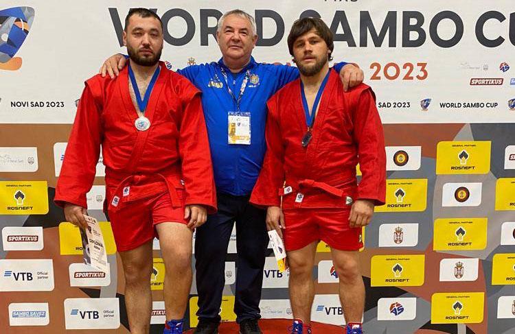 Чемпионат мира по самбо: Чимпоеш и Ошлобану завоевали серебро и бронзу