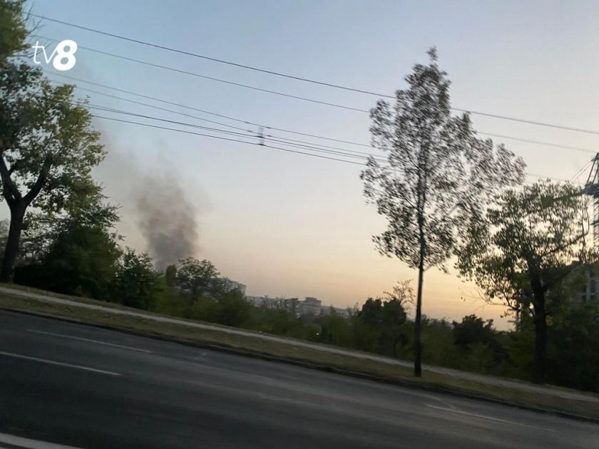 Incendiu în Capitală: O clădire părăsită din regiunea Circului a luat foc
