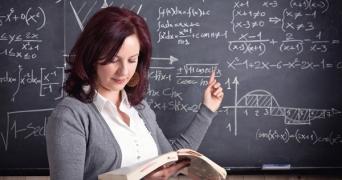 Учителя Молдовы ждут повышения зарплат: что говорит министр финансов