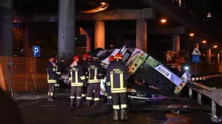 В Италии автобус упал с эстакады: погиб 21 человек, еще 15 пострадали