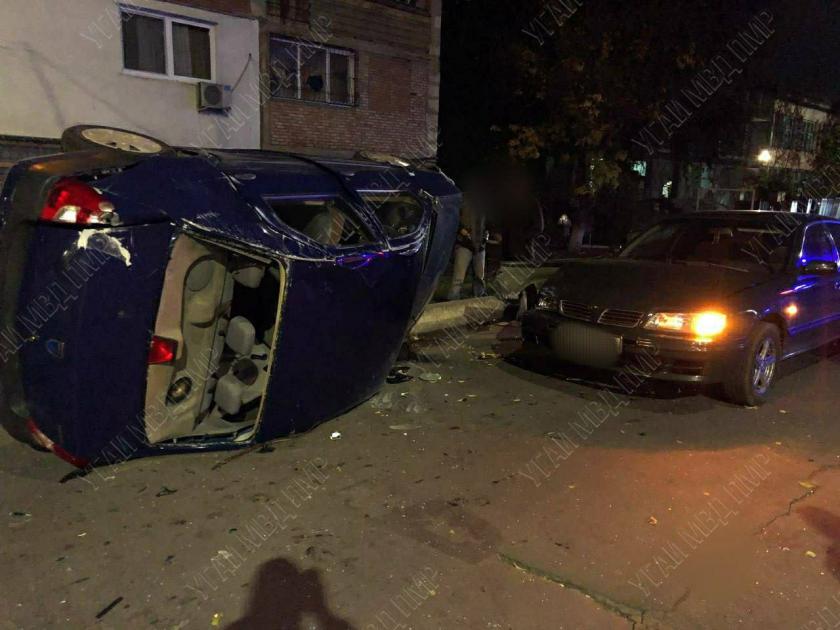 Accident violent la Tiraspol: Două mașini avariate, iar una s-a răsturnat în mijlocul drumului. Starea șoferilor