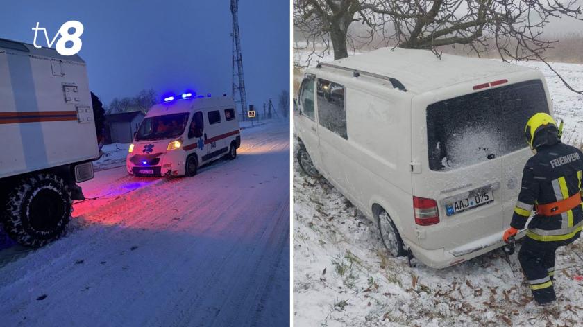 /ВИДЕО/ Спасатели вызволили из снега семь машин скорой помощи и 169 автомобилей