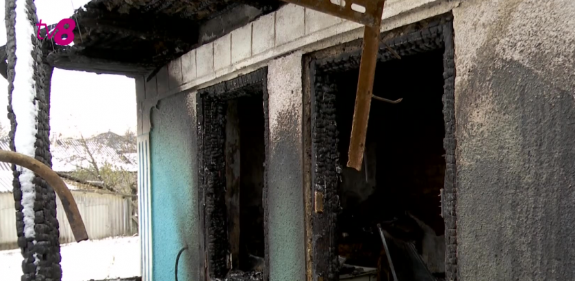 /ВИДЕО/ Трагедия в Теленештах: после сильного пожара пятеро детей остались без крыши над головой