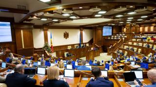 20 октября: парламент утвердил дату референдума о вступлении Молдовы в ЕС