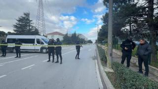 В Турции вооружённый мужчина взял в заложники сотрудников завода