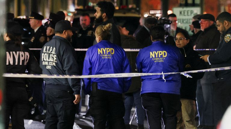 /ВИДЕО/ В Нью-Йорке на станции метро произошла стрельба: один человек погиб, пятеро пострадали