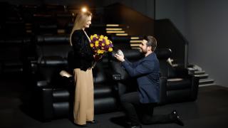 /VIDEO/ Dorin Galben și-a cerut iubita în căsătorie, printr-un cântec: „Am zis DA pentru totdeauna!”. Cum arată inelul de logodnă