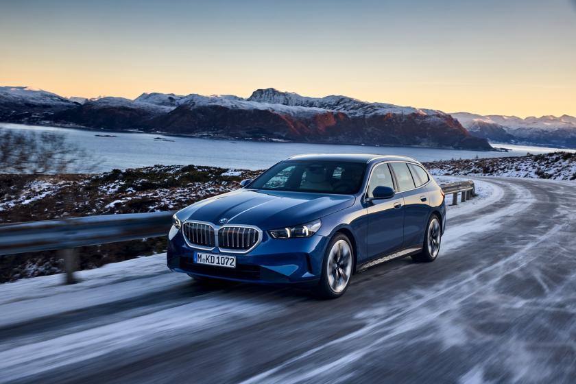 Premieră mondială: Noul BMW Seria 5 Touring – celebrul break german se oferă diesel și electric din start