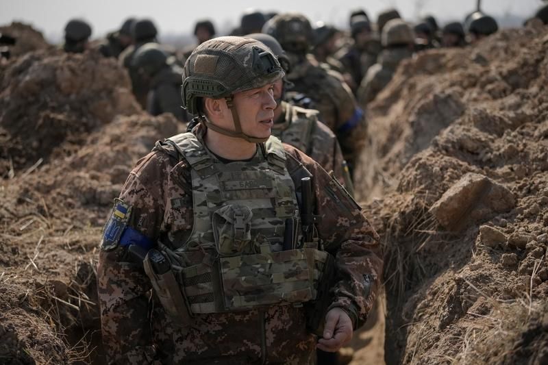 Șeful armatei ucrainene: „Respingem atacurile rusești, dar situația pe frontul de est este dificilă”
