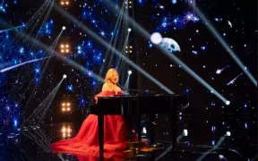 /VIDEO/ Moldova primește Golden Buzz la „Românii au talent”: Cine este soprana care a ridicat publicul în picioare cu vocea sa