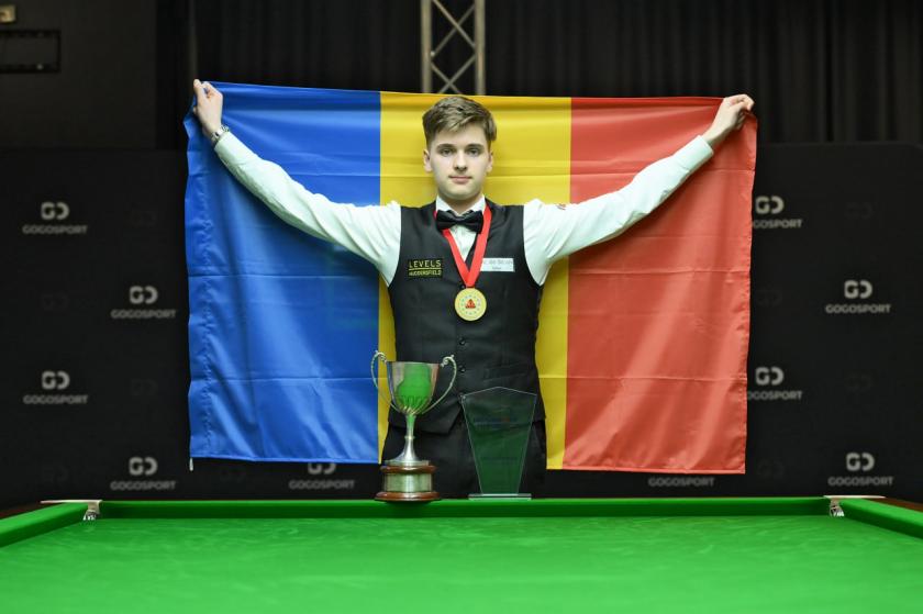 /FOTO/ Vladislav Grădinari scrie istorie: Tânărul prodigiu al snooker-ului din Moldova a câștigat titlul european Under-16