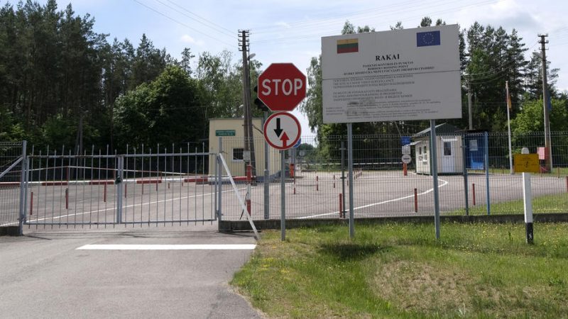 /UPDATE/ Cetățenii moldoveni blocați la frontiera Lituaniei au pornit spre casă în siguranță. Precizările MAE