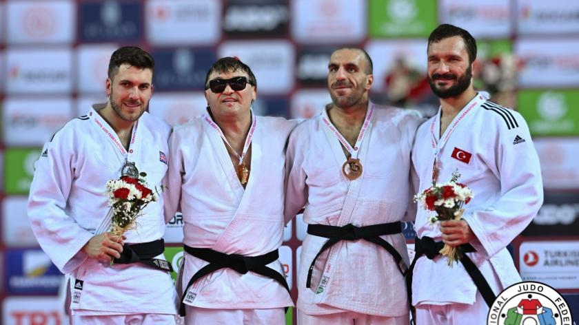 Sportivul Oleg Crețul aduce acasă aurul de la o competiție din Antalya. A învins un britanic, medaliat la nivel mondial