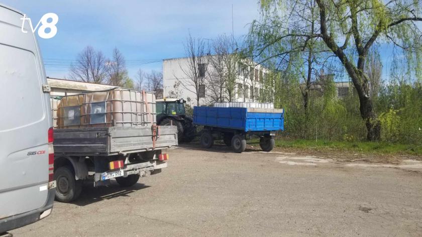 На юге Молдовы начали распределение подаренного Румынией топлива для фермеров