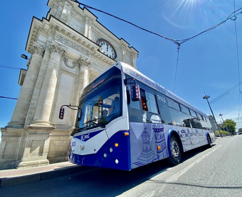 Petrece weekendul util! Află istoria Chișinăului la bordul troleibuzului turistic: Care e prețul unei călătorii
