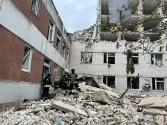 /ВИДЕО/ Российская армия нанесла ракетный удар по Чернигову: погибли 11 человек и около 50 пострадали 