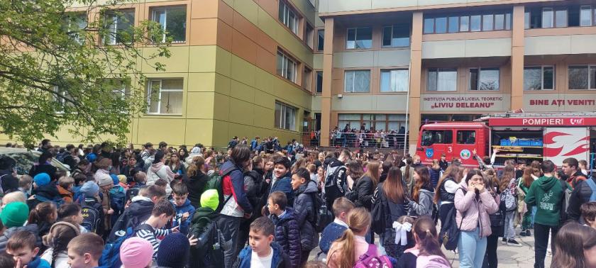 „ A dat foc la un caiet”: Primăria Chișinău anunța cauza preliminară a incendiului de la Liceul Liviu Deleanu