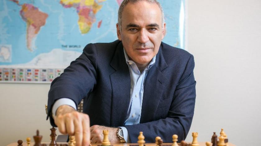 Rusia: Mandat de arestare pe numele fostului campion de șah Garry Kasparov: Acuzațiile care i se aduc