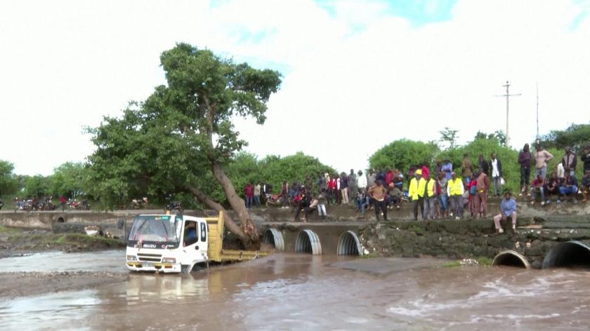 /VIDEO/ Inundații în Kenya. Vremea rea se va extinde în toată Peninsula Arabă
