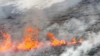 /VIDEO/ Un vulcan continuă să erupă în Islanda, iar lava se extinde tot mai mult: Imagini suprinse cu drona