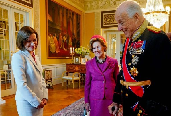 /FOTO/ Vizită de rang înalt în Norvegia: Președinta Moldovei s-a întâlnit cu Regele Harald al V-lea și Regina Sonja 