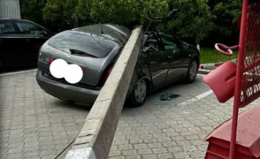 /ВИДЕО/ В Оргеевском районе на автомобиль, припаркованный на АЗС, рухнула опора ЛЭП