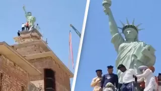 /VIDEO/ În India ca în SUA. Un indian și-a pus pe casă o replică a Statuii Libertății