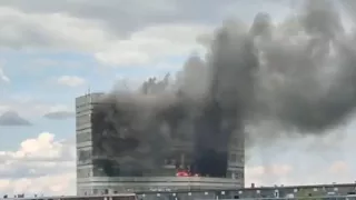/VIDEO/ Cel puțin opt morți într-un incendiu la o uzină de la Moscova! Disperați, oamenii care nu au putut ieși, au sărit în gol