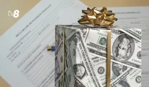 В Молдове решили бороться с денежными подарками для чиновников — обяжут указывать в декларации имена