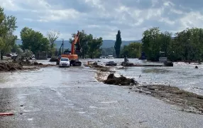 /ВИДЕО/ Молдова под ударом стихии: 13 населенных пунктов остались без света, дороги размыты ливнями